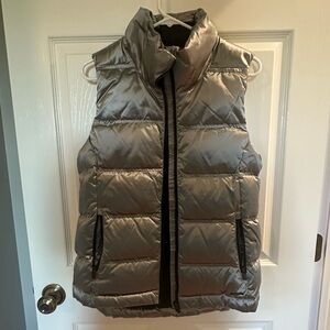 Athleta Puffer Vest M NWOT